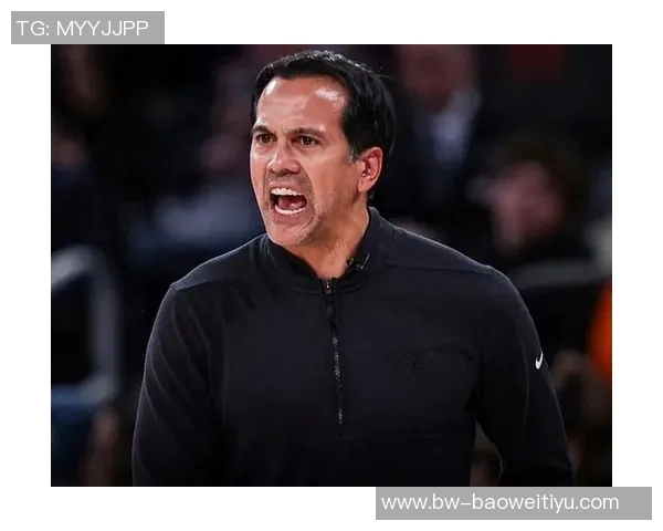 希罗上半场表现出色下半场失常仅得0分球队遭遇困境 希罗上半场表现出色下半场失常仅得0分球队遭遇困境