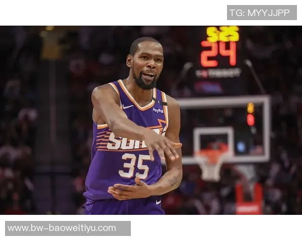 杜兰特坦言进攻表现不佳但坚信球队正在不断提升实力 杜兰特坦言进攻表现不佳但坚信球队正在不断提升实力