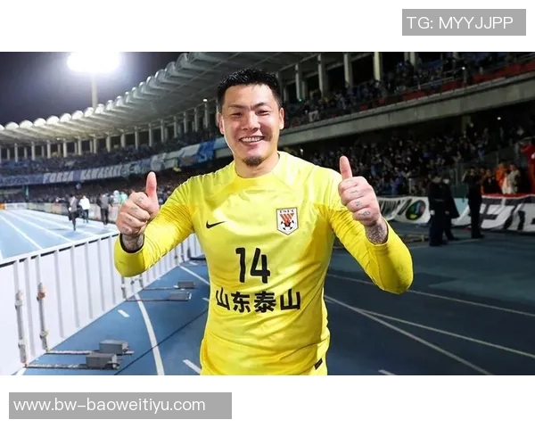 王大雷36岁庆祝里程碑荣获两件中国顶级联赛出场数纪念球衣 王大雷36岁庆祝里程碑荣获两件中国顶级联赛出场数纪念球衣